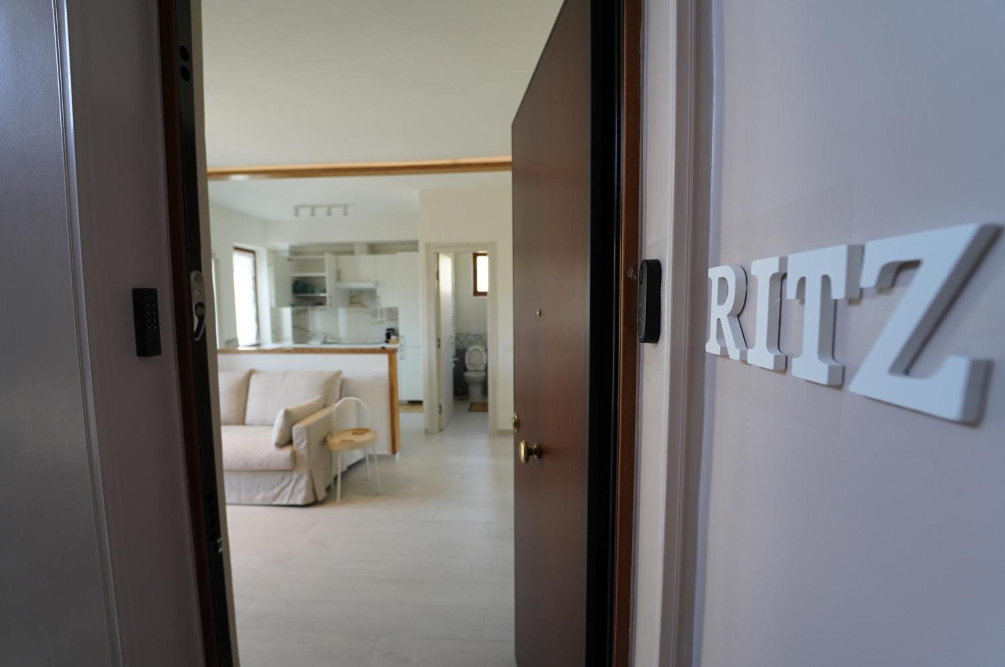 Ritz Salerno Apartment Exterior photo